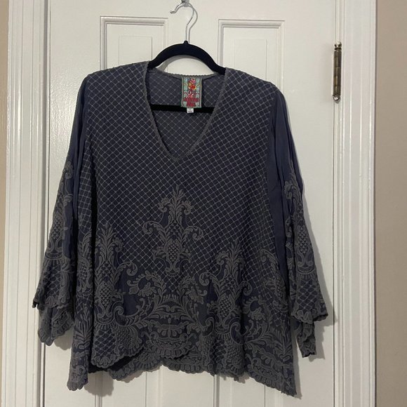 Johnny Was Jayne Top in Dark Grey Graphite Embroidery - Picture 4 of 11